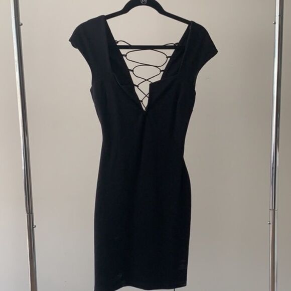 ✨ Black Bodycon Dress with Lace-Up Back✨ - Picture 2 of 5